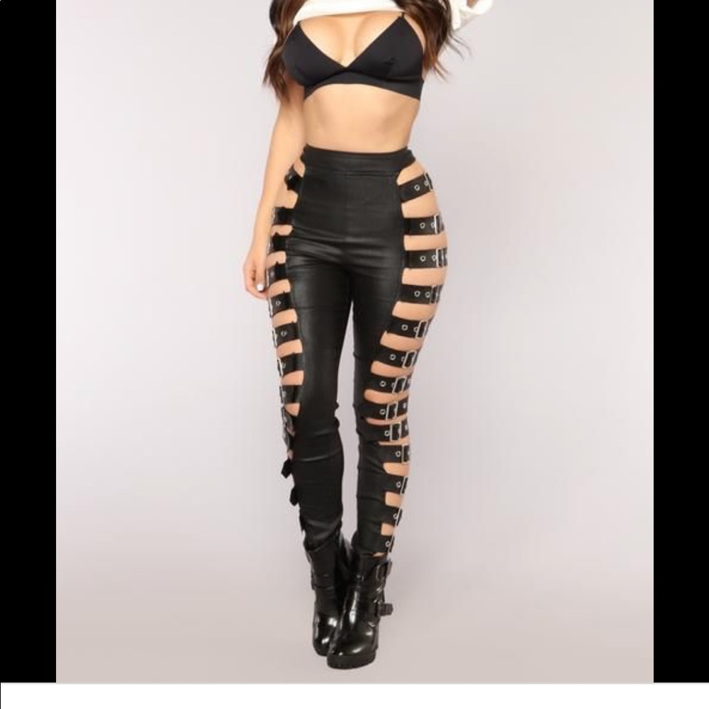 Looking for these in 1x Fashionnova buckle pants - NOT FOR SALE